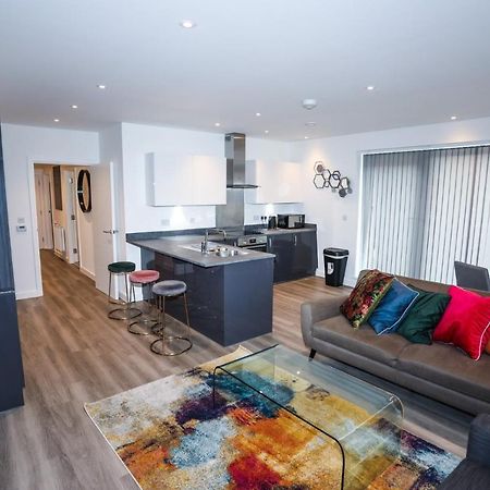 Lovely 2 Bed Apartment With Parking London Eksteriør bilde
