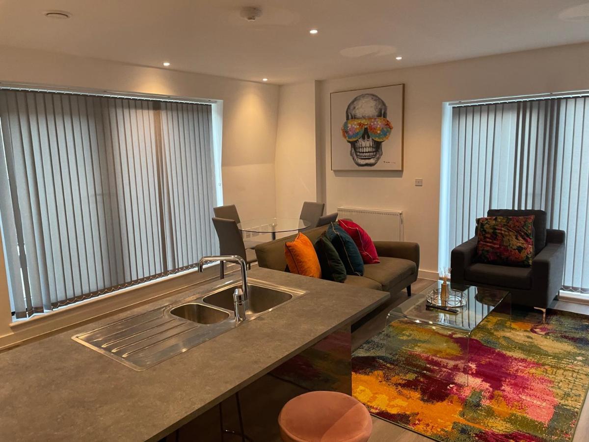 Lovely 2 Bed Apartment With Parking London Eksteriør bilde