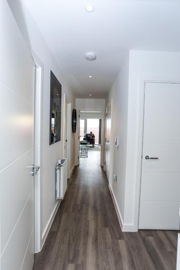 Lovely 2 Bed Apartment With Parking London Eksteriør bilde