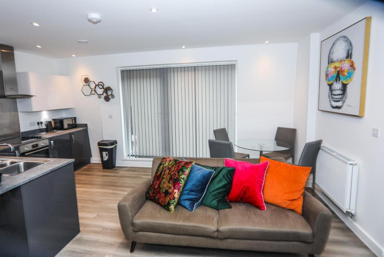 Lovely 2 Bed Apartment With Parking London Eksteriør bilde