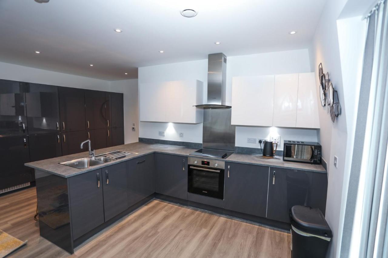 Lovely 2 Bed Apartment With Parking London Eksteriør bilde
