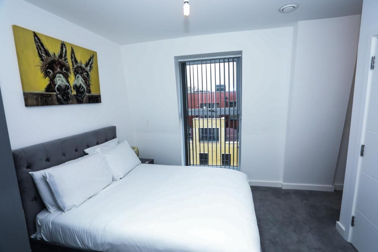 Lovely 2 Bed Apartment With Parking London Eksteriør bilde