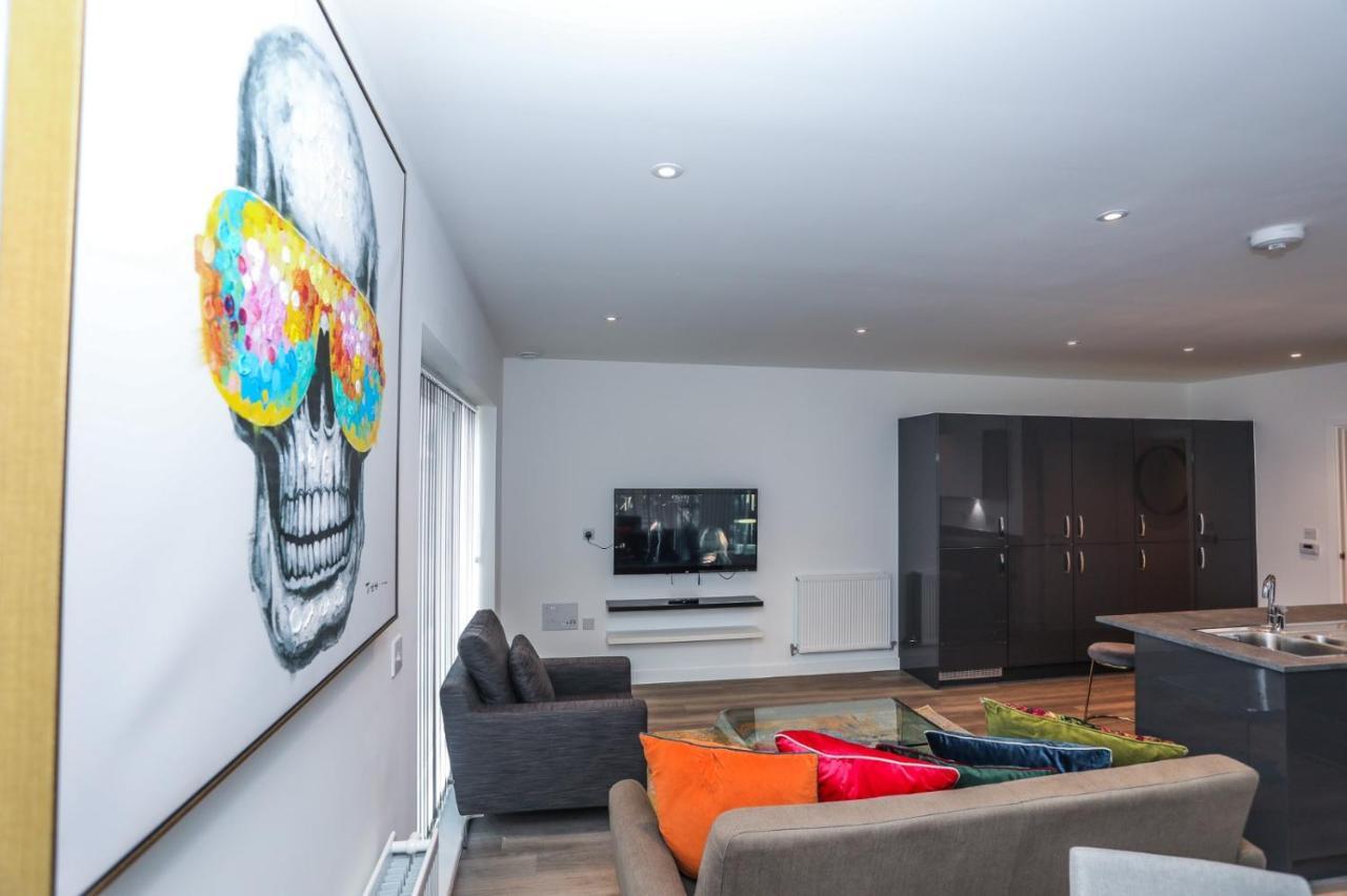 Lovely 2 Bed Apartment With Parking London Eksteriør bilde