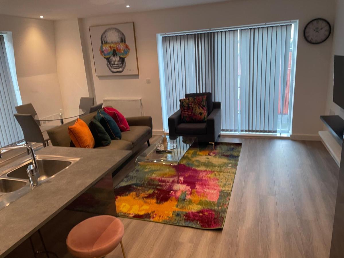 Lovely 2 Bed Apartment With Parking London Eksteriør bilde